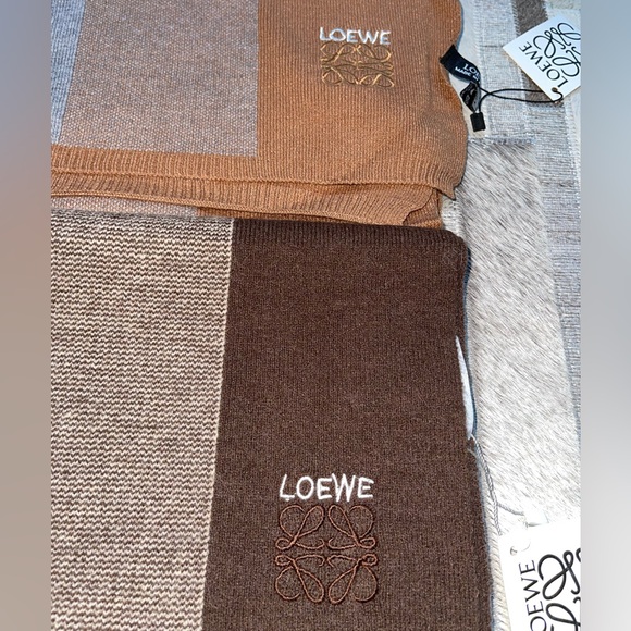 Loe scarves 🧣 - Picture 2 of 4